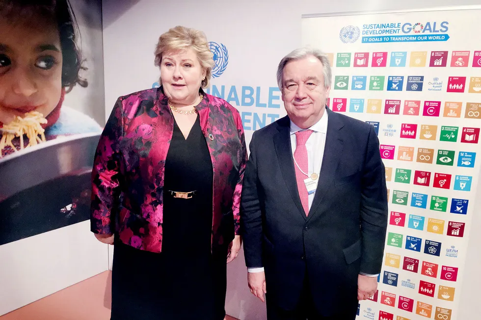 – Man må være mer defensiv, sa FNs nye generalsekretær António Guterres til DN da han møtte statsminister Erna Solberg i Davos torsdag kveld. Foto: Jostein Løvås