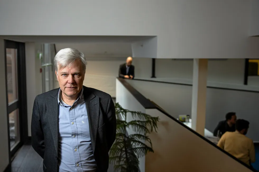 Jon Arne Grøttum, direktør havbruk i Sjømat Norge, mener årets lakseauksjon bør utsettes.