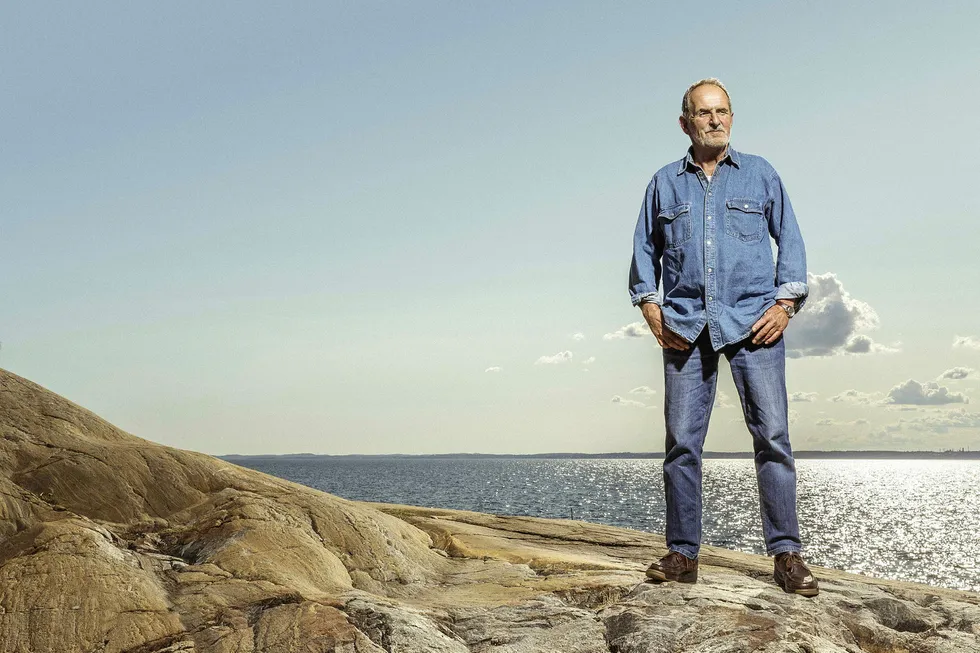 En bragd. Jon Michelets «En sjøens helt»-serie er et énmanns folkeopplysningstiltak som har lykkes overmåte godt.