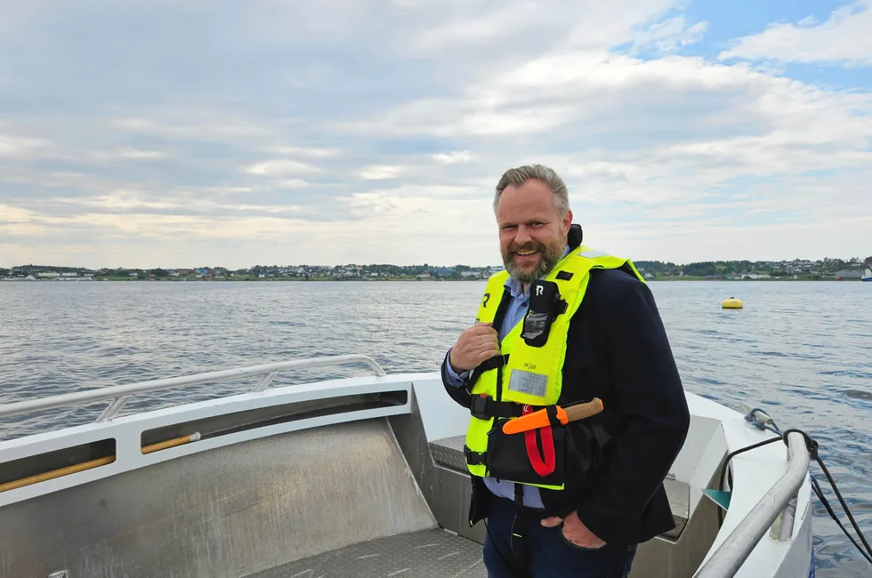 Helge Kvalvik kan smile i skjegget.