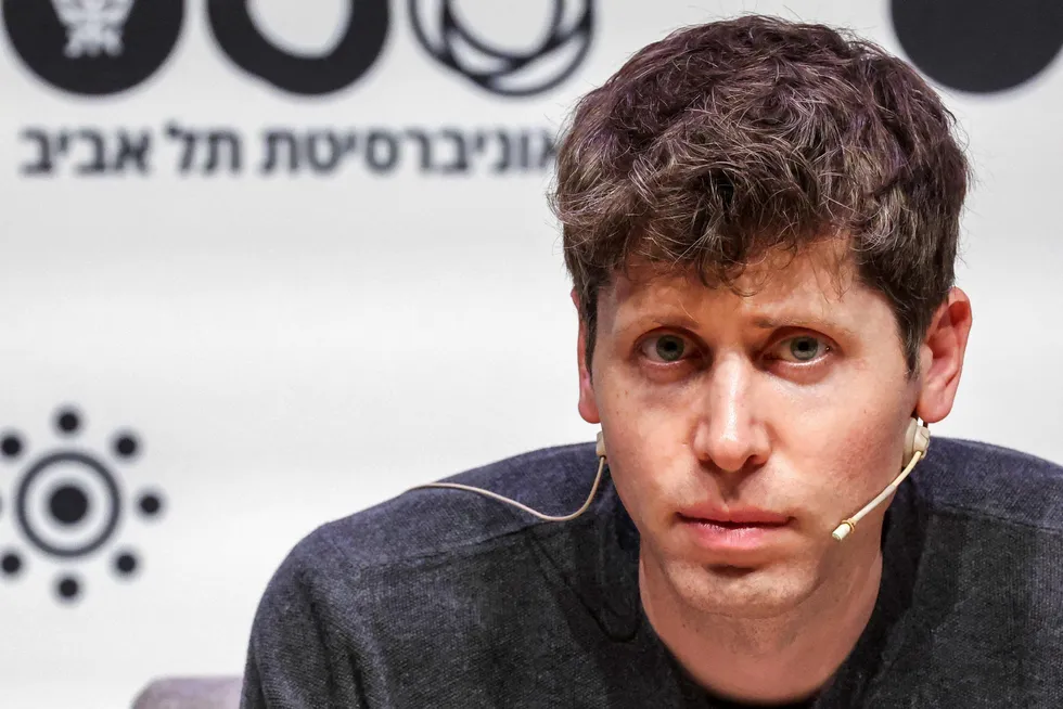 Sam Altman er grunnlegger av selskapet OpenAI, som lager kunstig intelligens. Bildet er fra universitetet i Tel Aviv i juni i år.