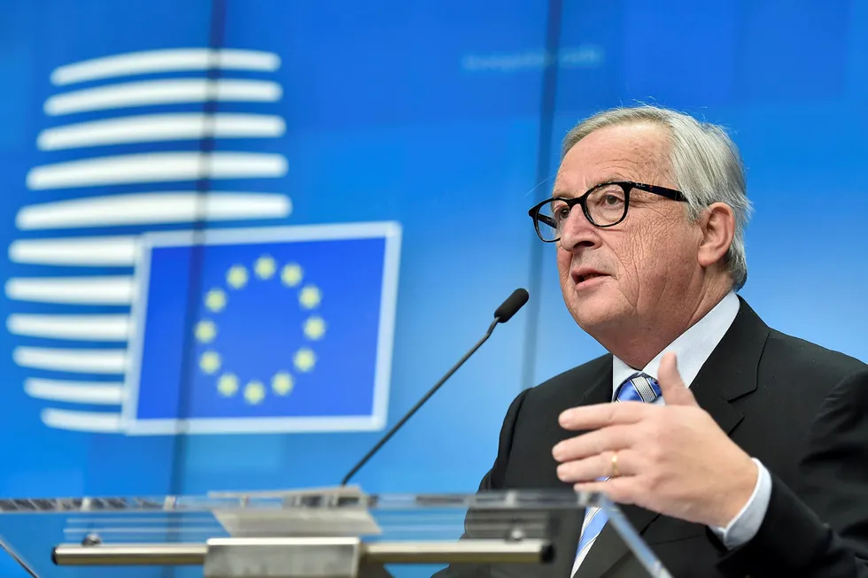 EU-kommisjonens president Jean-Claude Juncker hardt ut mot Storbritannia.