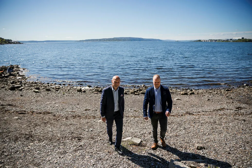 Morten Thorsrud (til venstre), Ifs konserndirektør for privatmarkedet i Norden og forsikringsrådgiver Sindre Ryan kaller endringsprosessen en suksess. Foto: Per Thrana