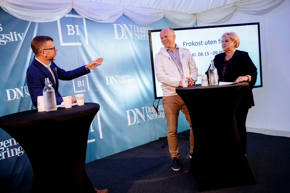 Fra venstre: Kjetil Bragli Alstadheim, politisk redaktør i DN, Trygve Slagsvold Vedum og Erna Solberg fra «Frokost uten filter».