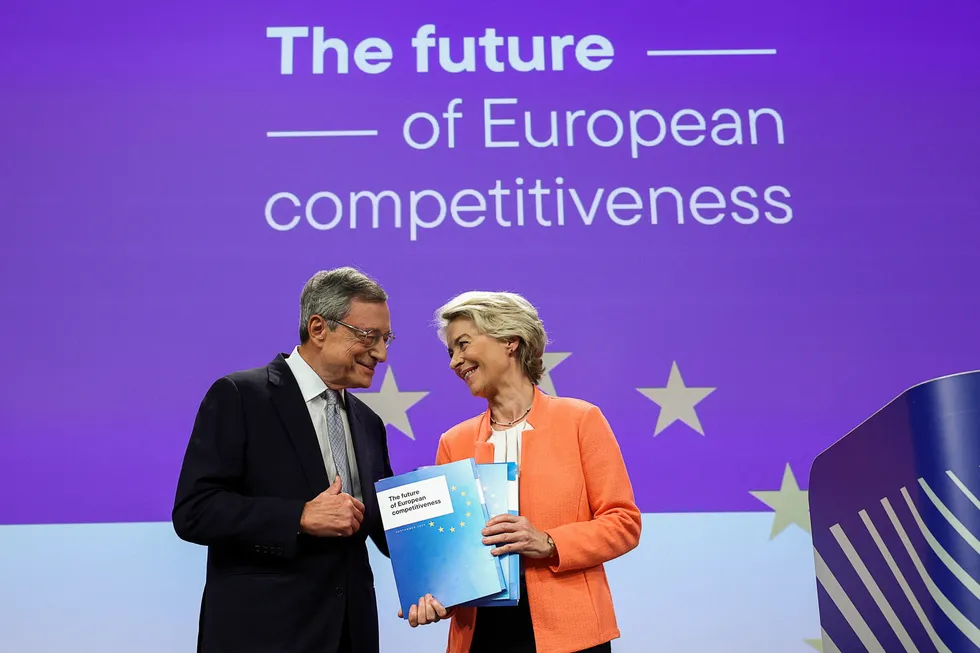 Europakommisjonens president Ursula von der Leyen mottok tidligere ECB-sjef Mario Draghis rapport i september i år.