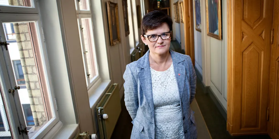 Lisbeth Berg-Hansen har vært stortingspolitiker og fiskeriminister (Ap). I dag er hun PR-rådgiver i Kruse Larsen.