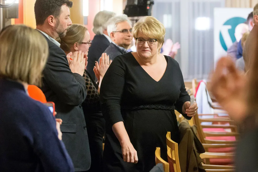 Venstre partileder, Trine Skei Grande, informerer lørdag pressen om at partiet vil innlede formelle regjeringsforhandlinger med Høyre og Frp. Foto: Audun Braastad/NTB Scanpix