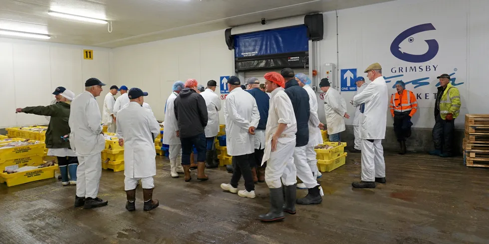 FISKEMARKED: Mye av fisken som landes i Grimsby kommer fra Nordsjøen, men trålere som fisker på britiske kvoter i Barentshavet er også forpliktet til å levere fisken sin i britiske havner.