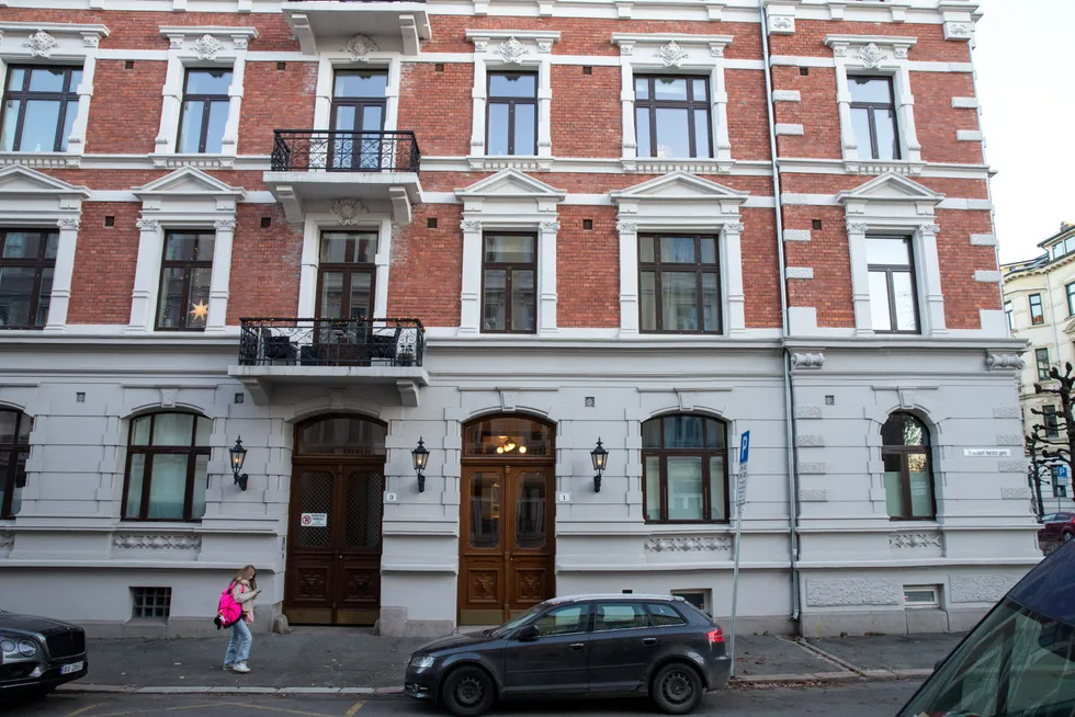 Her i President Harbitz gate 1 på Frogner i Oslo kjøpte den ukjente 32-åringen leilighet tidligere i år.