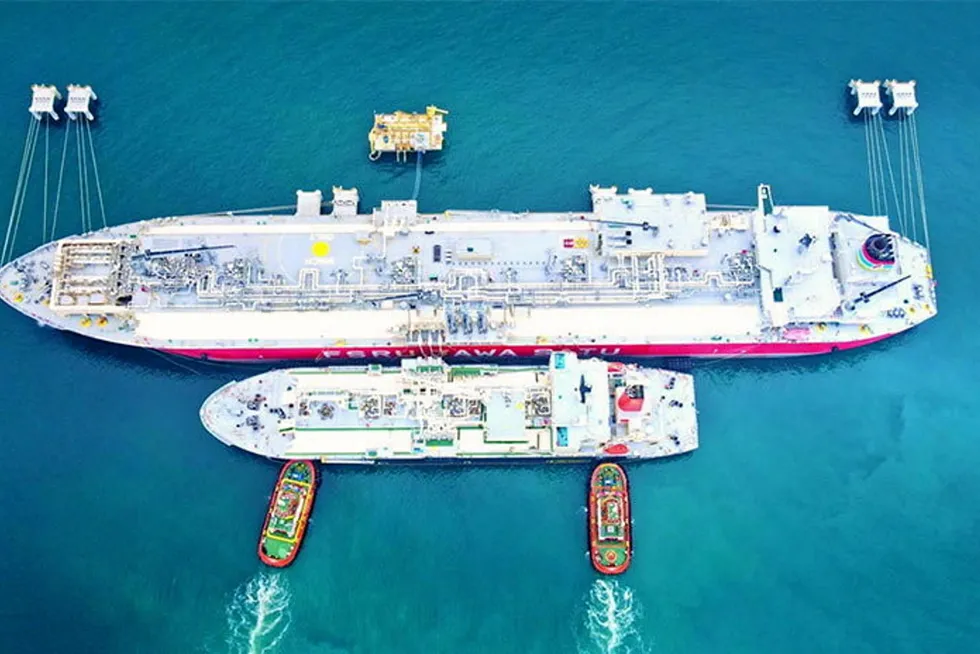 Ship-to-ship transfer operation of the Jawa Satu FSRU