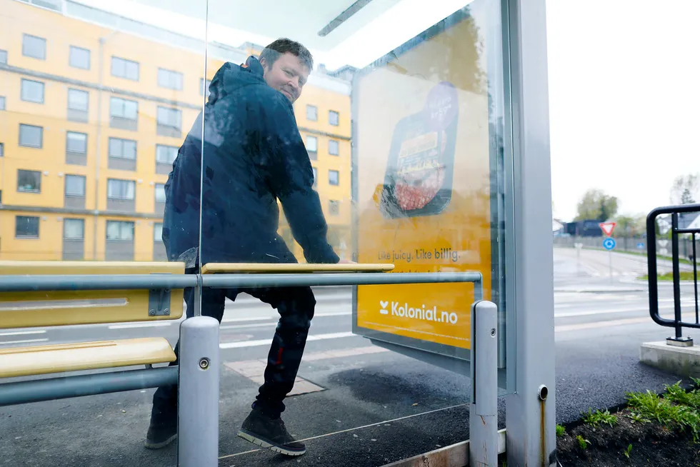 Markedsdirektør Jo-Øystein Slinde er fornøyd med at annonsørene velger mer utendørsreklame- og plakater. Foto: Gunnar Blöndal Foto: Gunnar Blöndal