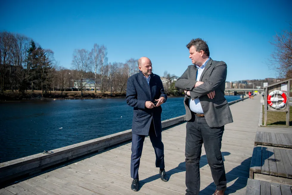 NHOs Ole Erik Almlid (til venstre) og LOs Hans-Christian Gabrielsen er enig om pensjon fra første krone, men ikke om hvem som skal betale for det.