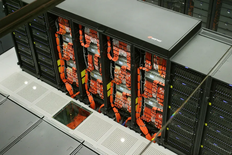 USA skal bygge en ny superdatamaskin som overgår alt verden har sett så langt. Bildet viser det som en gang var en superdatamaskin, nemlig Eurpoas raskeste maskin i 2005 med en kapasitet på 0,04 petaflops.
