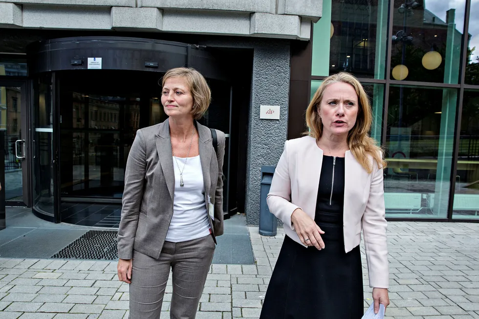 Petroleumstilsynets direktør Anne Myhrvolds (til venstre) åremål går ut denne våren. Arbeids- og sosialminister Anniken Hauglie (til høyre) bør ikke gi henne fornyet tillit, mener Safe-tillitsvalgte i Equinor.