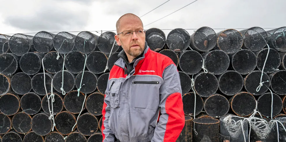 Lars Mårvik driver leppefiskfiske utenfor Kvaløysæter i Flatanger.