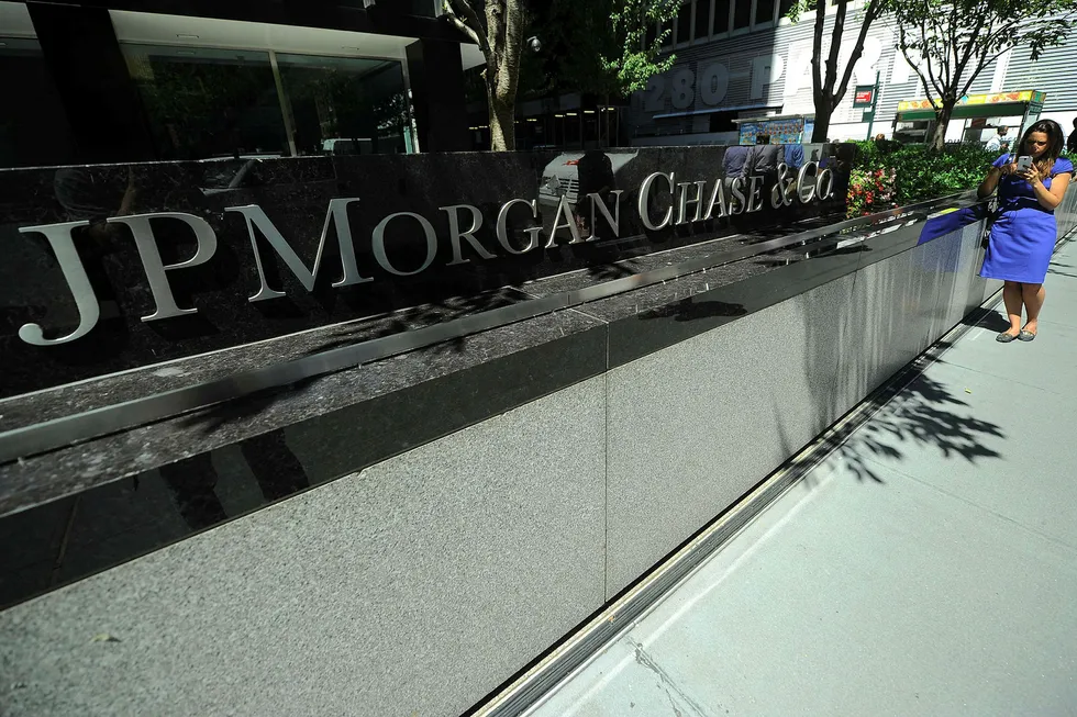 JPMorgan måtte betale store summer til amerikanske myndigheter i 2015. Deler av pengene går nå til varslerne som gjorde at selskapet ble straffet. Foto: EMMANUEL DUNAND