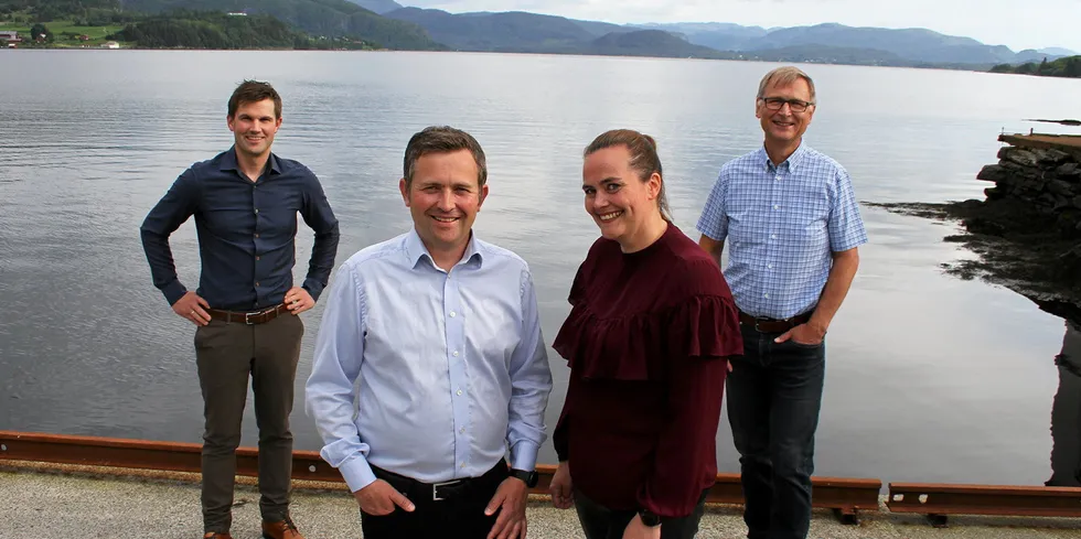 Fra venstre: Tor Einar Erikstad (daglig leder i Havtal), Kjartan Habbestad (daglig leder i Havtech), Ann Kathrin Hårklau (markedsansvarlig i Havtech) og Ove Myklebust (investor i Havtech).