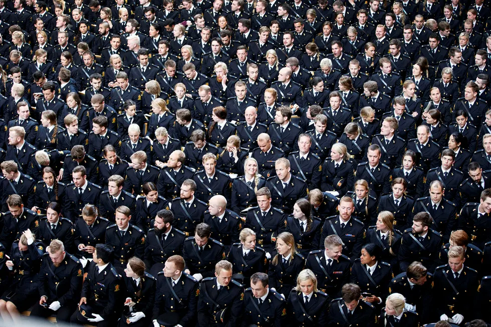 Politihøyskolen er en av institusjonene som vurderes flyttet ut av Oslo. Her fra Politihøyskolens vitnemålsutdeling i 2015 i Oslo Rådhus. Foto: Gorm Kallestad/NTB Scanpix