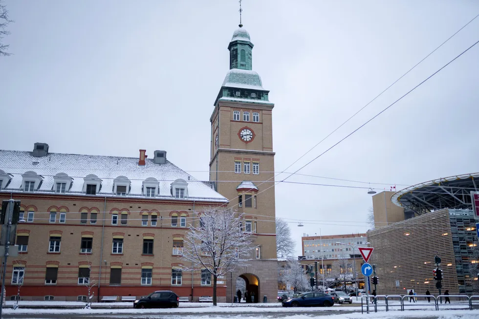 Flere ansatte ved Oslo universitetssykehus har blitt trukket i lønn etter vinterens værkaos i hovedstaden.