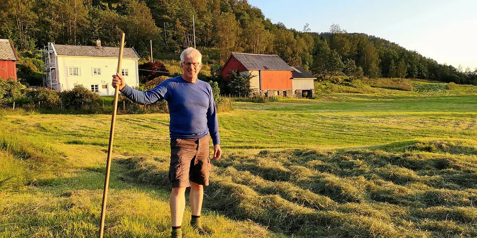 LANG KARRIERE: Aksel Reidar Eikemo kan nå konsentrere seg om arbeidet på gården han har i Masfjorden. Bak seg har han en lang karriere i Fiskeridirektoratet.