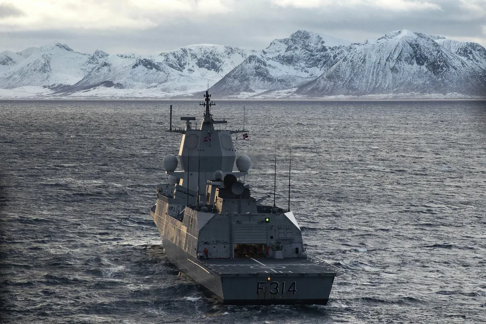 Fregatten KNM Thor Heyerdahl med klargjøring til helikopteroperasjoner under Øvelse Flotex 2019 i Nord-Norge.