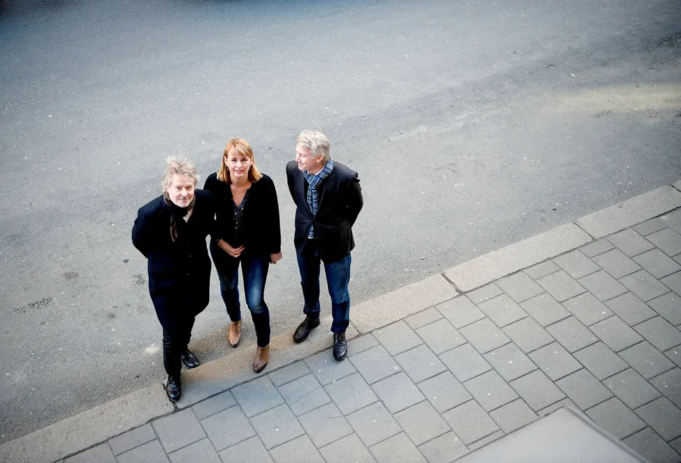 Schibsted-topp Torry Pedersen (til venstre), MBLs Randi Øgrey og TV 2-sjef Olav T. Sandnes er kritiske til tv-distributørenes momsinnføring. Foto: Mikaela Berg