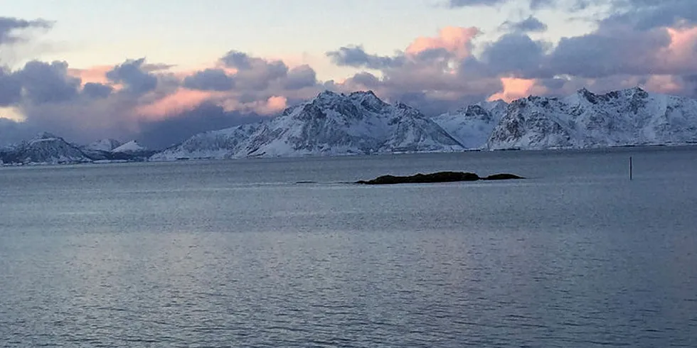 Utenfor Lofoten betyr tidevannet mye for hvordan vannmassene pumpes videre ut i havet.