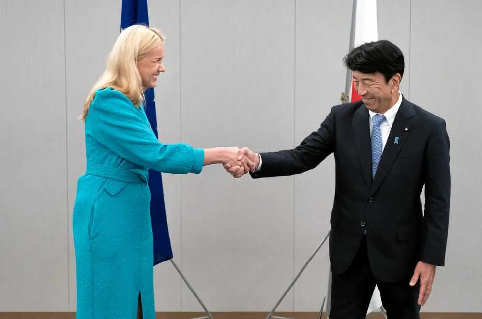 EU energy commissioner Kadri Simson and Japan's minister for economy trade and industry Ken Saito.