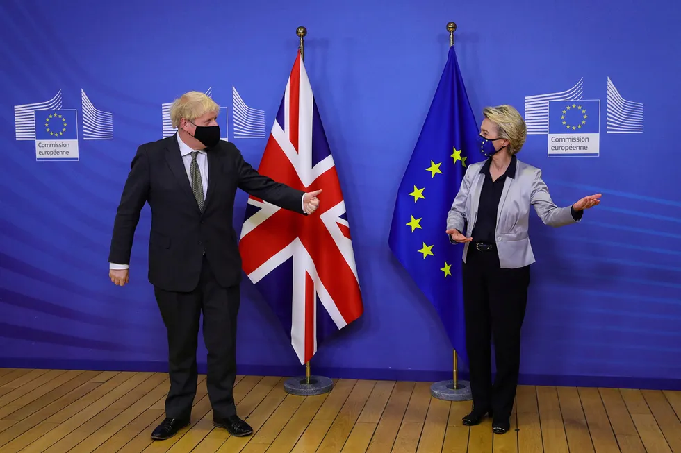 Uoverkommelig avstand. Storbritannias statsminister Boris Johnson og EU-president Ursula von der Leyen klarte ikke å løse brexit-floken over middag onsdag.