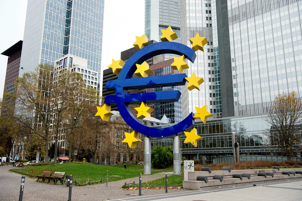 Eurosonen vokser nå raskere enn USA. Her fra Frankfurt i Tyskland. Foto: Elin Høyland