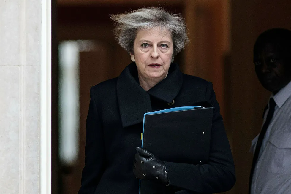 Storbritannias statsminister Theresa May vil onsdag sende et brev til EU der hun gjør det klart at Storbritannia har som intensjon å forlate unionen. Foto: Jack Taylor / PA / AP / NTB scanpix