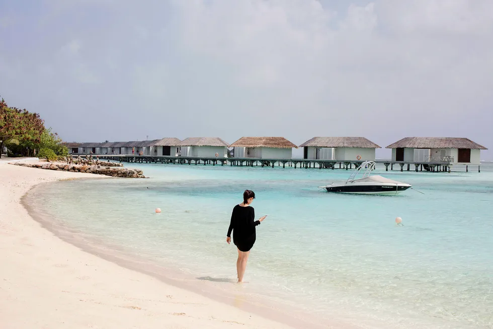 Kina har finansiert store prosjekter på Maldivene. Nå er den avsatte presidenten under etterforskning. Over 20 nye luksushoteller er under bygging.
