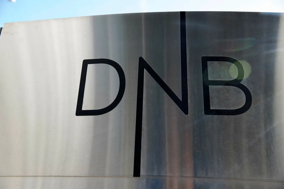 Logoen til DNB utenfor selskapets hovedkontor i Oslo. Foto: Terje Bendiksby / NTB scanpix