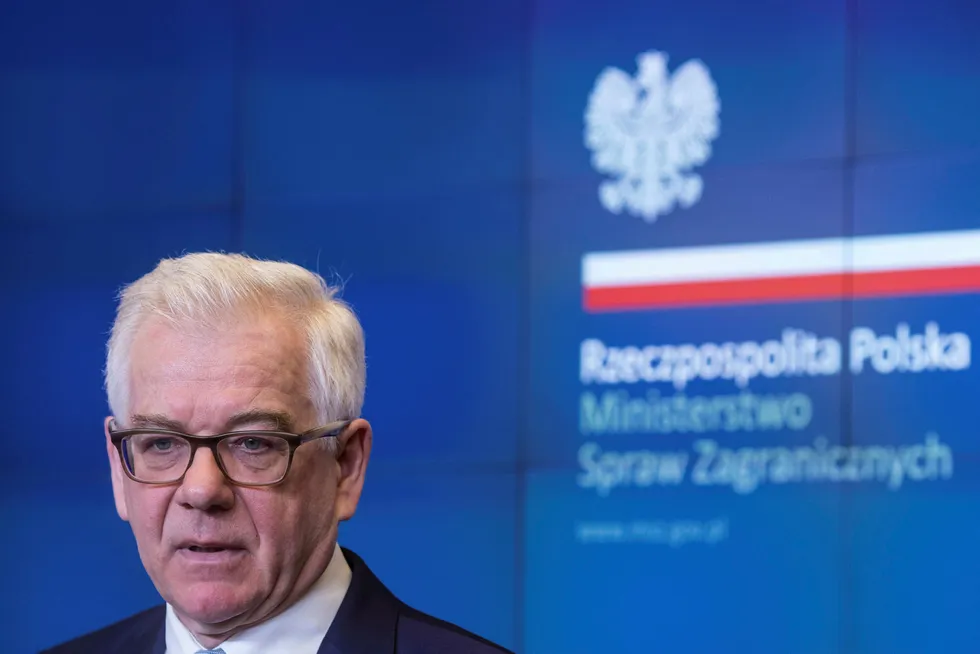 Polens utenriksminister er svært negativ til forslåtte regler som kan gjøre det mulig å holde igjen utjevningsmidler til land som undergraver rettsstaten og demokratiet. Polen risikerer å rammes av dette. Foto: AGENCJA GAZETA