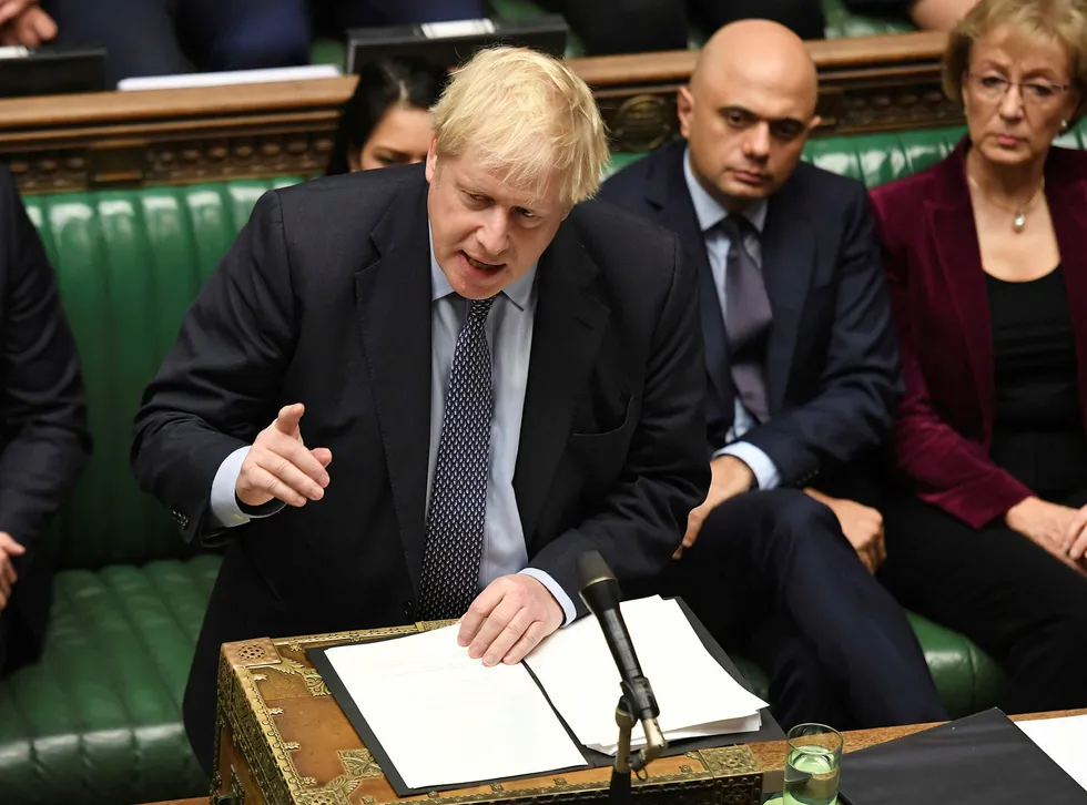 Storbritannias statsminister Boris Johnson skriver i et brev til EUs president Donald Tusk at han har tro på at de kan forlate unionen 31. oktober, som planlagt, selv om de nå har bedt om en utsettelse.