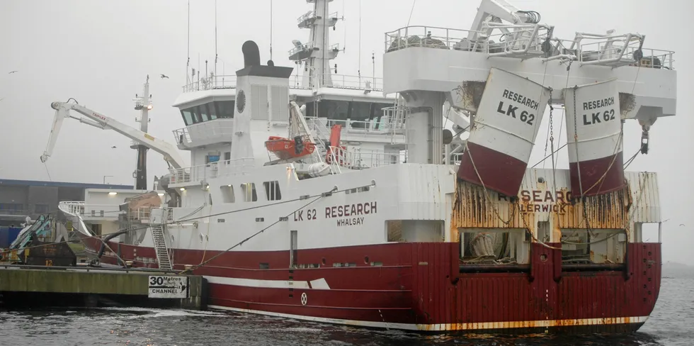 «Research» er en av syv pelagiske trålere fra en av Shetlandsøyene, Whalsay. Her under levering av makrell i Lerwick på Shetland.