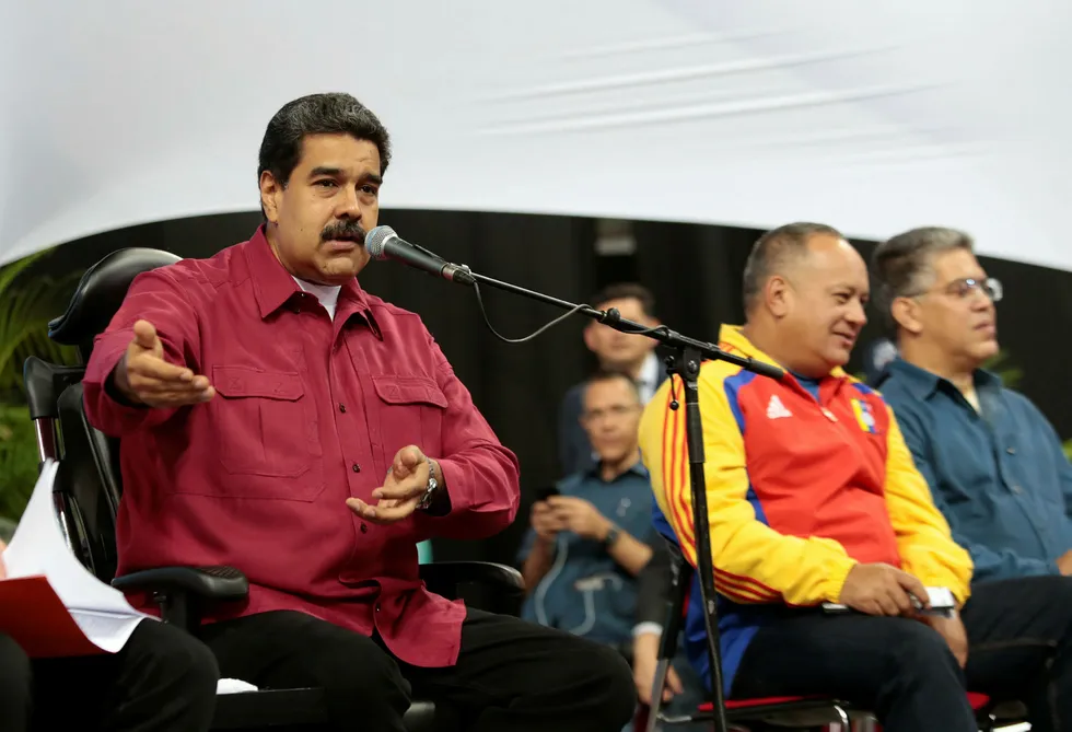 Venezuelas president Nicolas Maduro bryr seg lite om at kritkken hagler om grove demokratiske overtramp, massivt valgfusk og voldelige demonstrasjoner og opptøyer. Foto: AFP photo/NTB scanpix