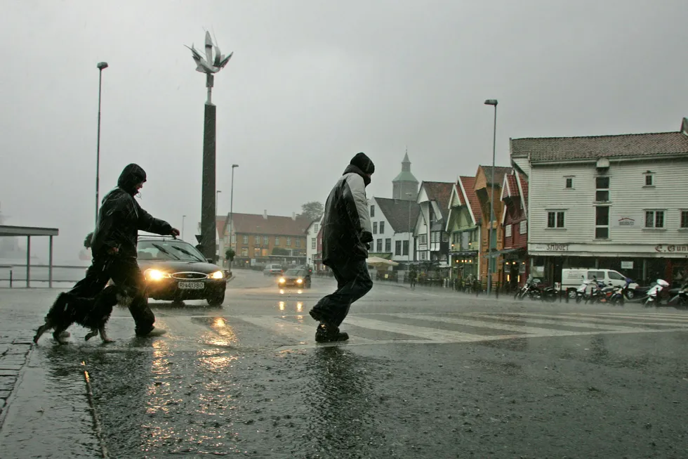 Arkivfoto: Høststorm i Stavanger i 2004.