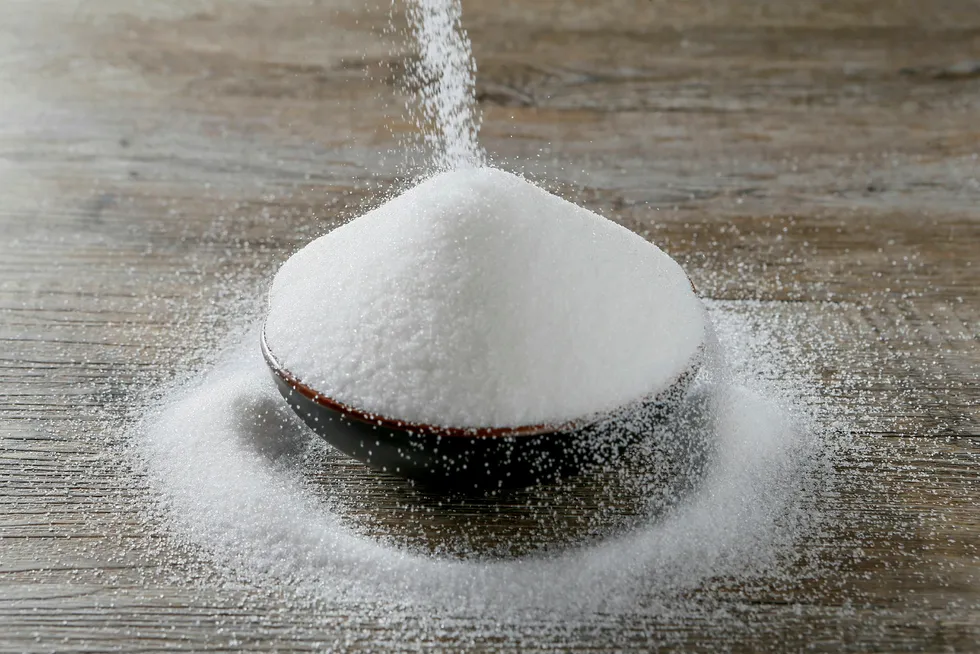 Verdens forbruk av sukker og kjøtt må halveres i løpet av 30 år, ifølge en rapport fra EAT-Lancet-kommisjonen.