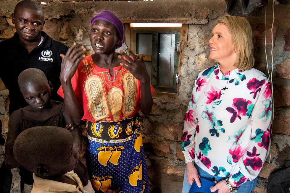 Sylvi Listhaug har et poeng når hun trekker etikken i kvoteflyktningpolitikken i tvil. Her besøker hun flyktningeleiren Kakuma som ble etablert i 1992. Foto: Helge Mikalse/VG/NTB scanpix