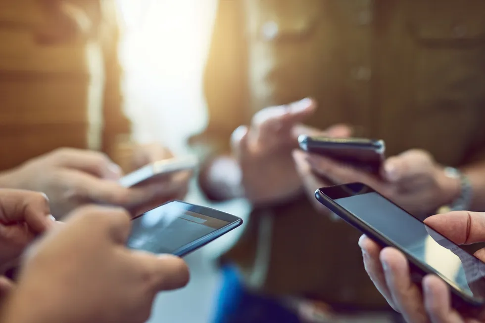 Telenor kaller viruset som nå sprer seg via SMS for årets svindelstorm. Ifølge en pressemelding har deres innebygde forsvarsmekanismer i mobilnettet stoppet opptil 30 0000 tekstmeldinger fra Flubot i timen fra å nå deres egne kunder.