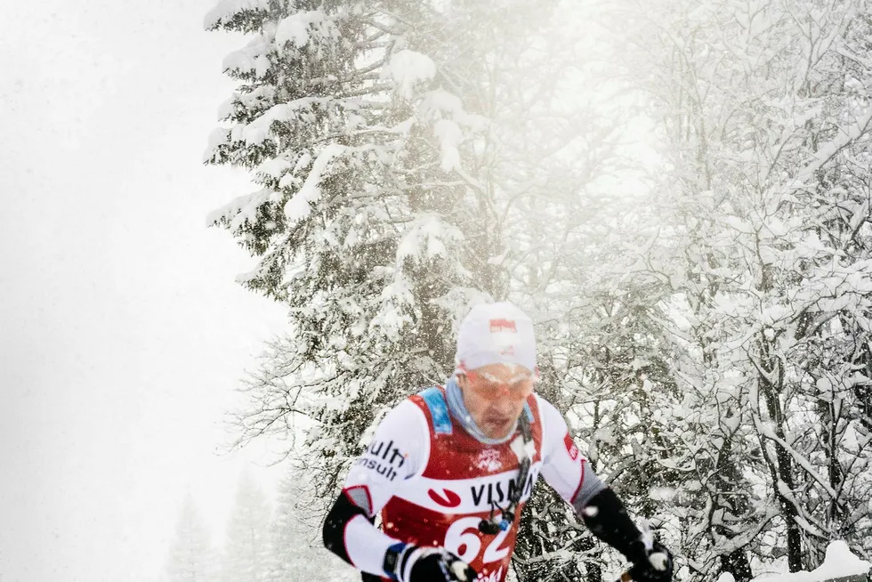 Komiker Nils Ingar Aadne har deltatt i langløpscupen i vinter. Her fra Kaiser Maxmillian Lauf i Østerrike. Lørdag er det Birken. Foto: Privat