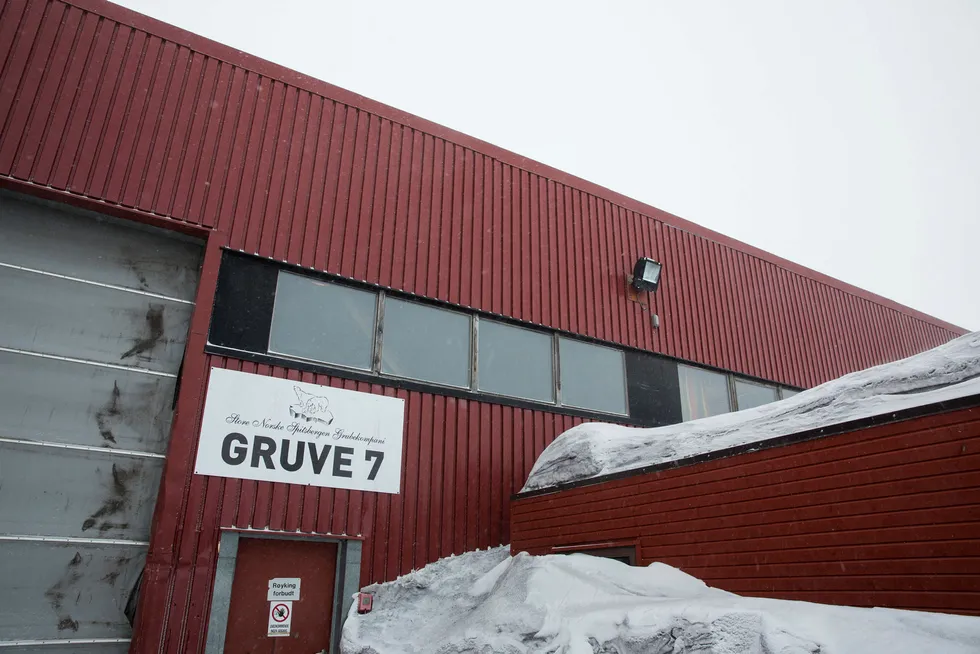 Gruve 7 på Svalbard er en av gruvene som drives av Store Norske gruvekompani. Gruva leverer hovedsaklig kull som gir strøm i Longyearbyen men noe går også til eksport.