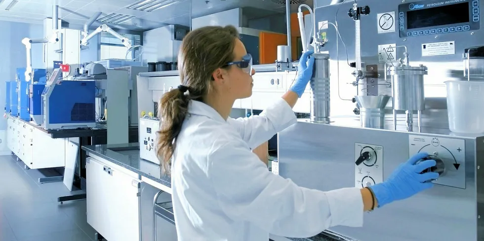 Researcher at Repsol's technology lab