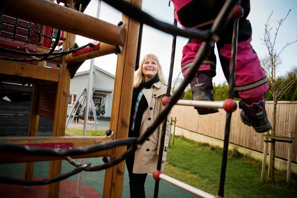 Eli Sævareid (60) har vært med på å bygge 456 barnehager i Norge. Nå vil hun inn i eldreomsorg. Her er hun på FUS Haugesund International Preschool.