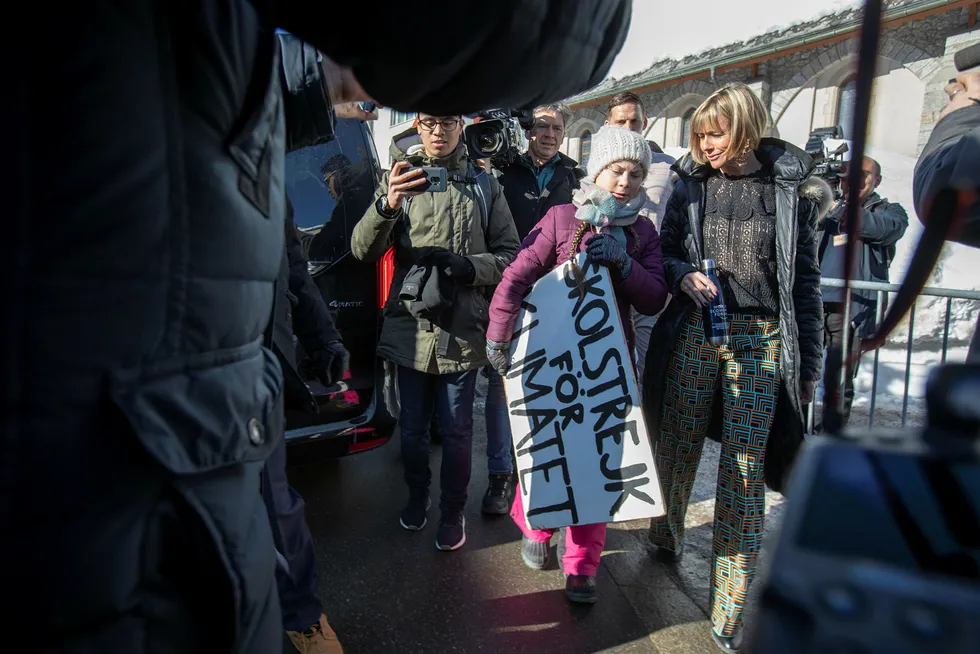 Ukens største medieoppstyr skjedde da skolestreiker Greta Thunberg dukket opp på World Economic Forum og ga en appell direkte til IMF Christine Lagarde og WEF grunnleggeren Klaus Schwab. Etter møtet med dem holdt hun en pressekonferanse og satte seg ned for å streike sammen med lokale skoleelever fra Davos og omegn.