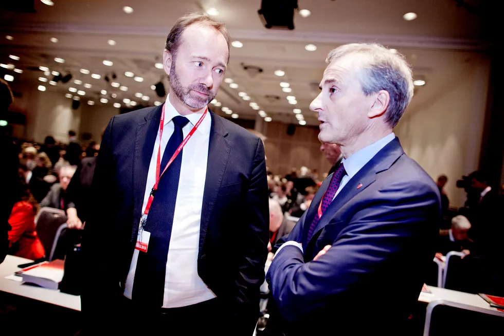 Daværende næringsminister Trond Giske (til venstre) i samtale med daværende helseminister Jonas Gahr Støre på Arbeiderpartiets landsmøte i 2013 Foto: Ida von Hanno Bast