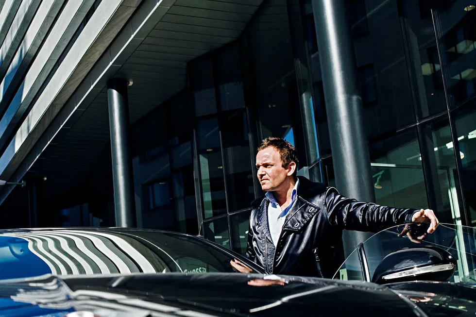 Dag Høili er hovedaksjonær i The Moon. Her med sin Bentley Continental GT. Foto: Per Thrana