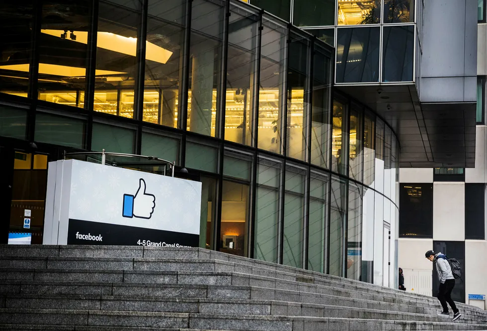 I Tyskland har Forbundsdagen vedtatt en lov som pålegger selskap som Facebook og Twitter å fjerne «ulovlig innhold» innenfor stramme tidsfrister. Foto: Per Thrana