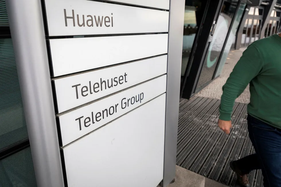 Huawei har lokaler i Telenors bygg på Fornebu. Nå tester Telenor 5G på Fornebu med Ericssons utstyr.